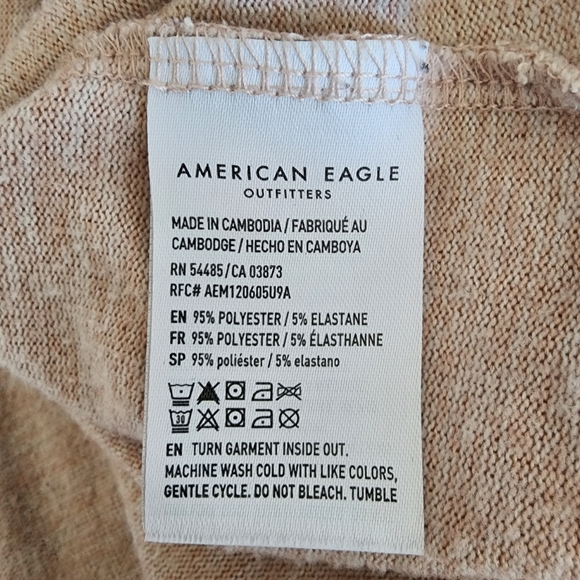 AMERICAN EAGLE | Light Pink Long Sleeve Soft and Lightweight V-Neck Sweater - Picture 8 of 8